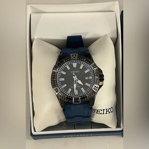 Seiko SNE283 Men’s Solar Quartz Air-Divers Watch 200m